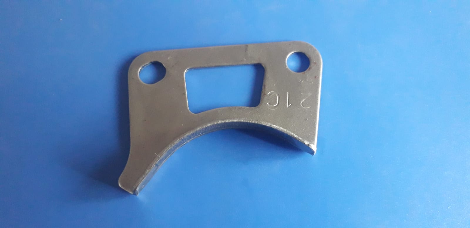 Precision machined mounting bracket with exceptional dimensional accuracy